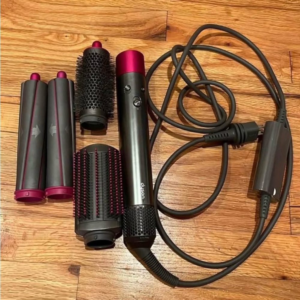 Dyson Airwrap (great condition)